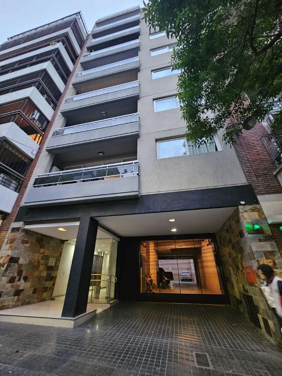 Monoambiente amoblado con balcón