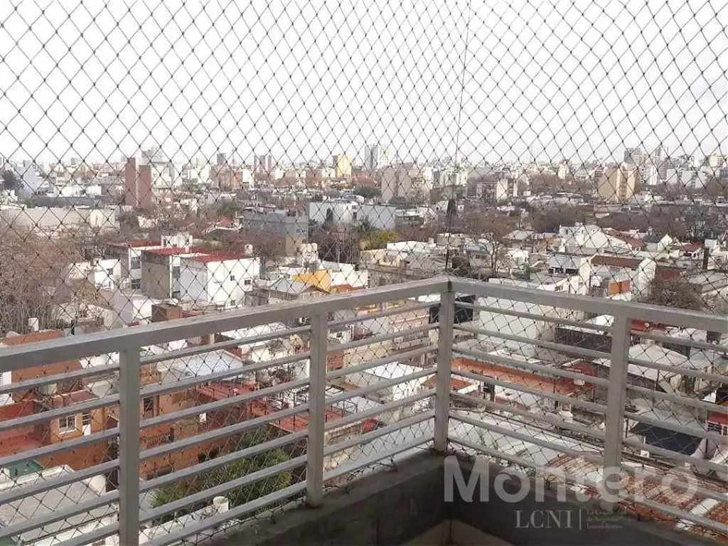 2 ambientes con balcón y cochera