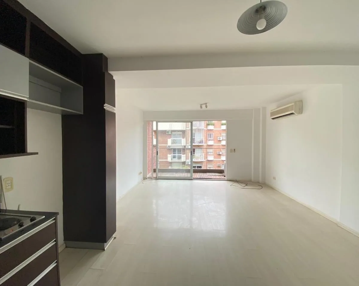 Monoambiente con balcón en Belgrano