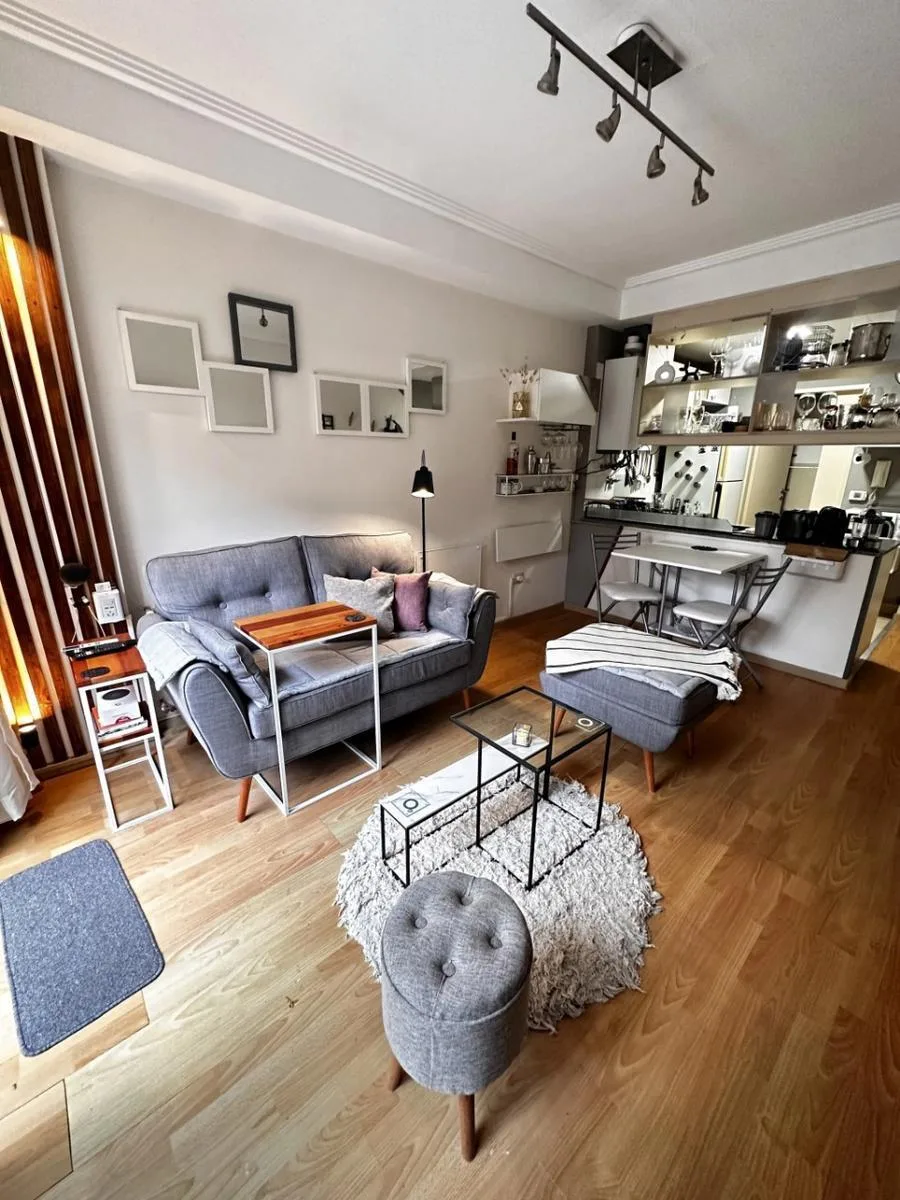 Duplex mobiliado com pátio