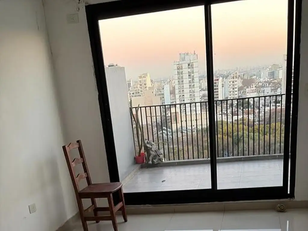 Studio on 13th floor with balcony terrace