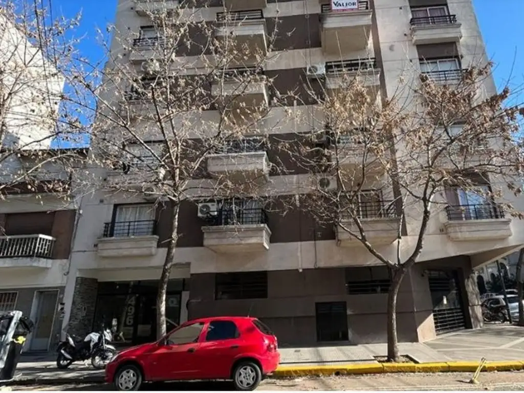 Monoambiente con balcón en Caballito
