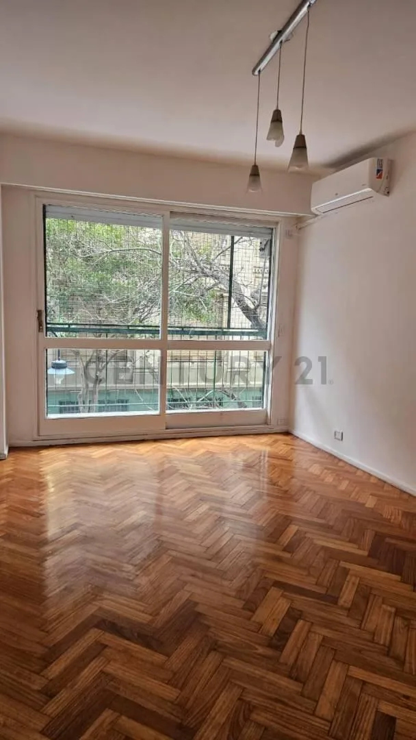 Departamento en San Telmo con balcón