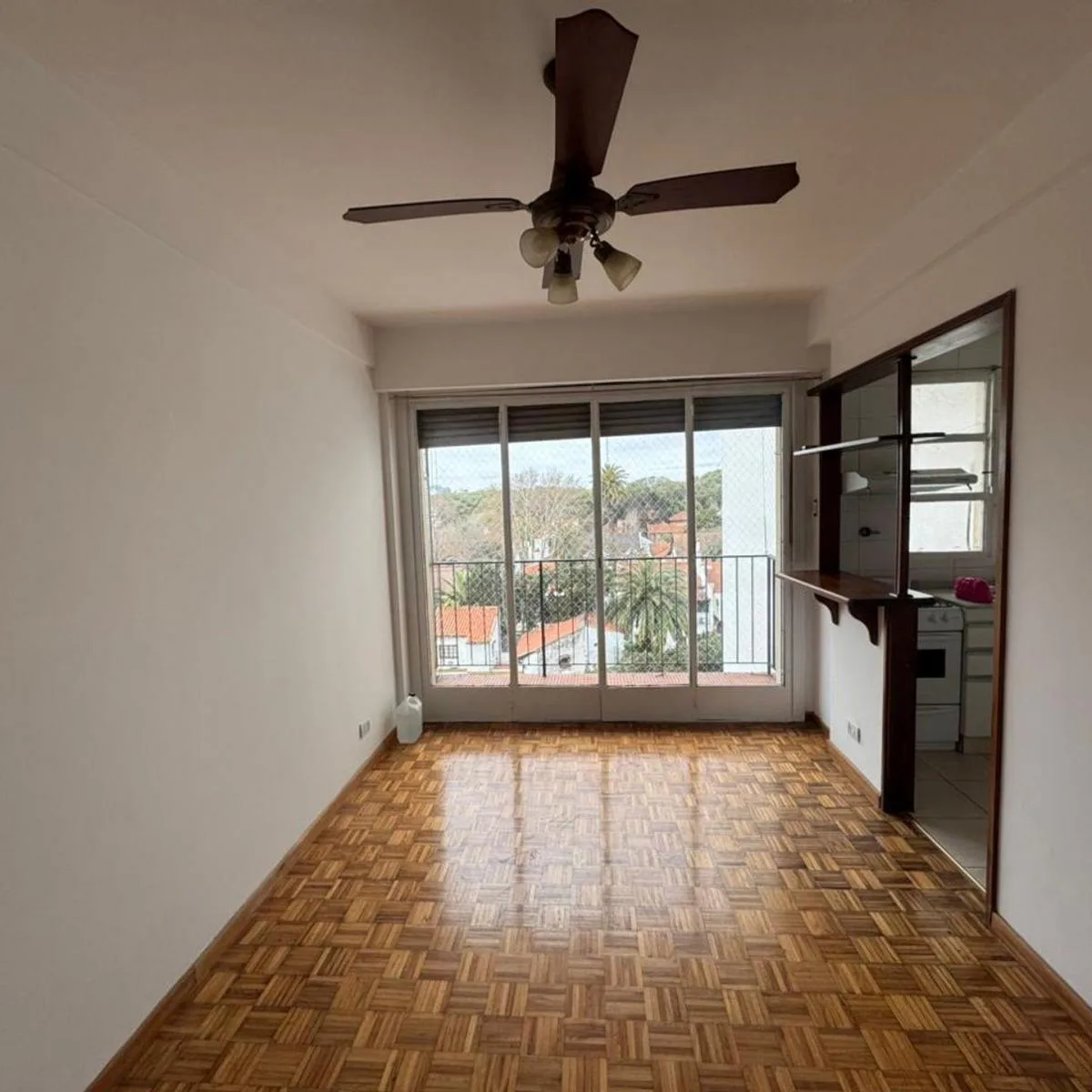 Departamento 2 ambientes con balcón