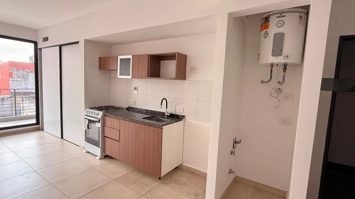 Monoambiente con balcón
