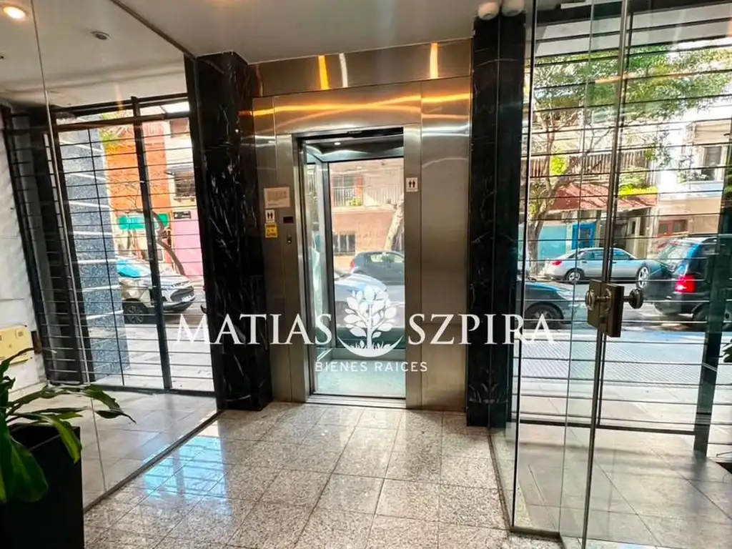 Departamento con balcón en Las Cañitas