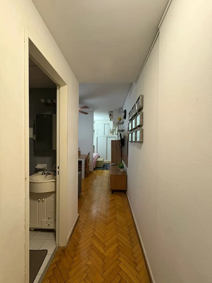 Monoambiente amoblado con balcón