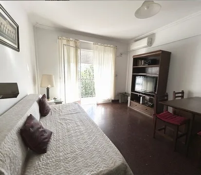 2 bedrooms with balcony and garden, Coghlan