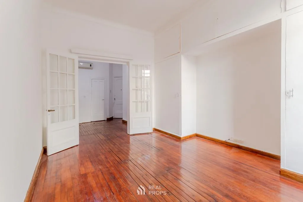 Departamento con techos altos