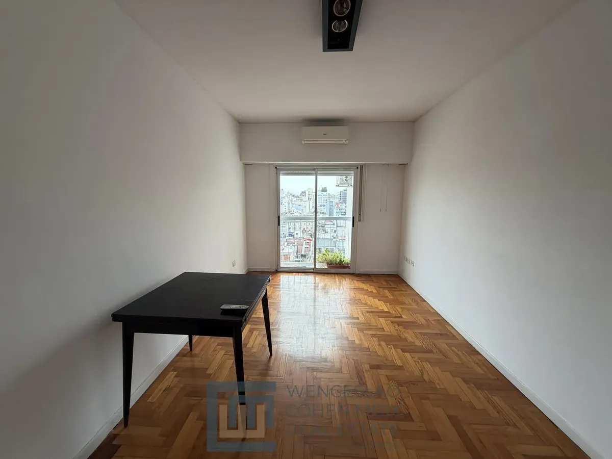 Apartment with French balcony