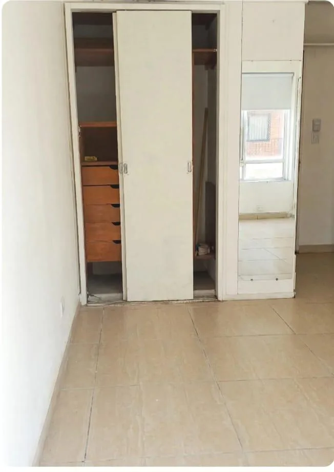 Monoambiente al frente con ascensor