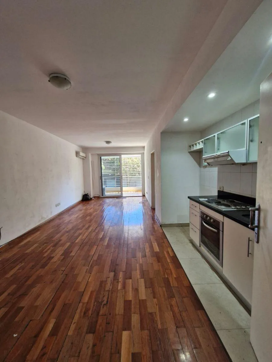 Alquiler Monoambiente con Balcon Al Frente y Patio