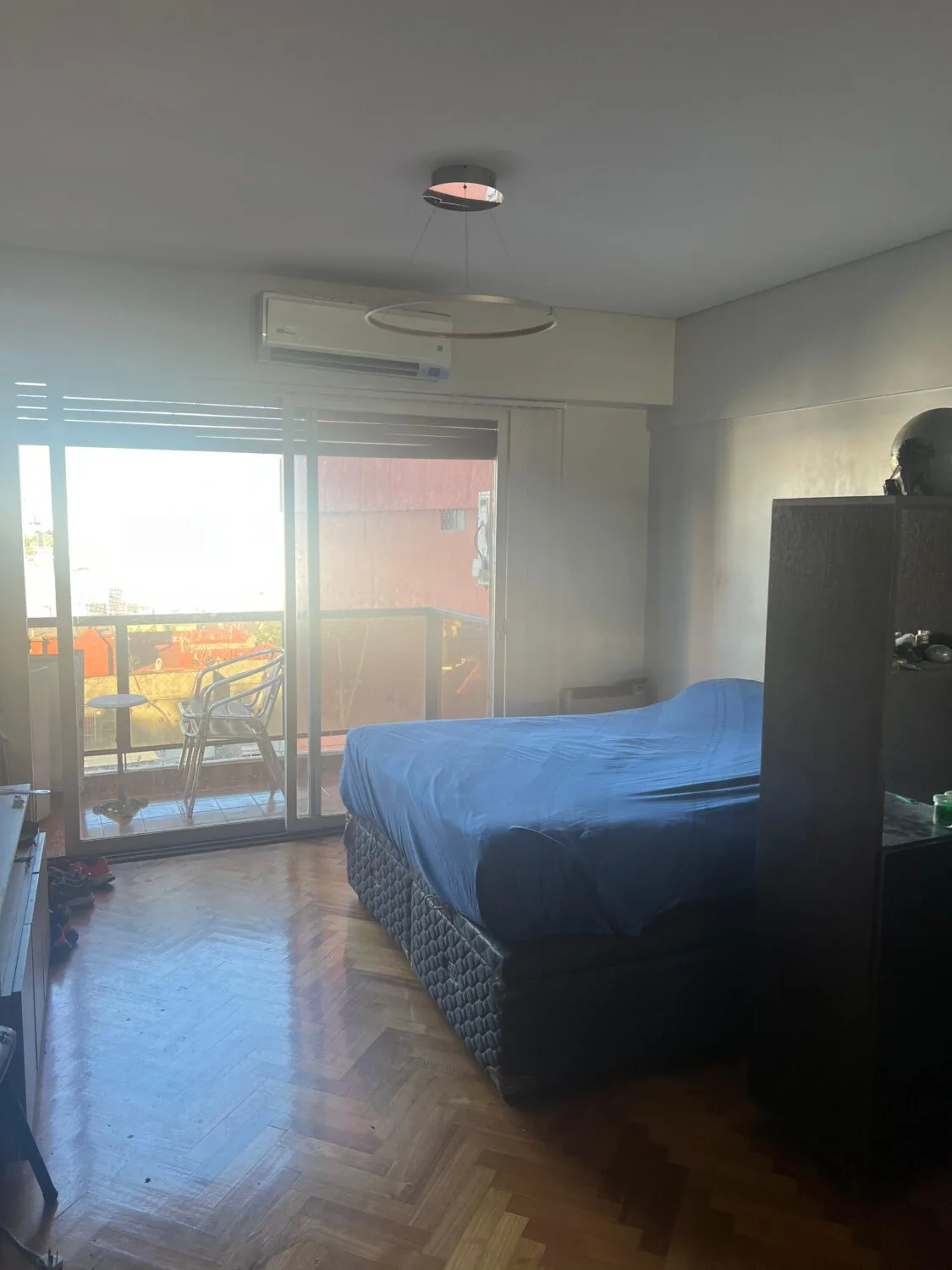 Divisible studio with balcony and parking