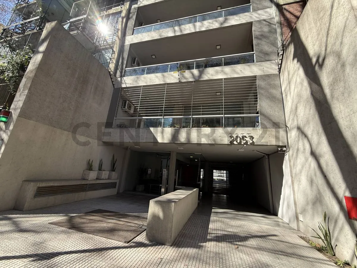 Monoambiente con balcón