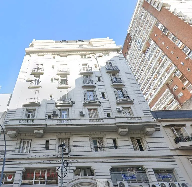 Av Santa Fe 2 Dormitorios Con Dependencias Barrio Norte  Impecable