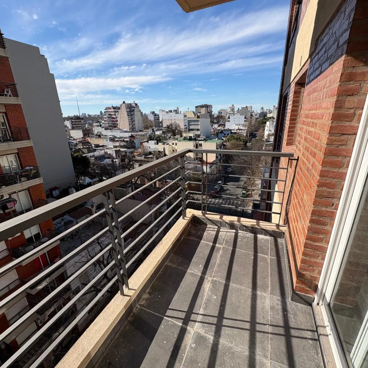 Departamento con balcón y suite