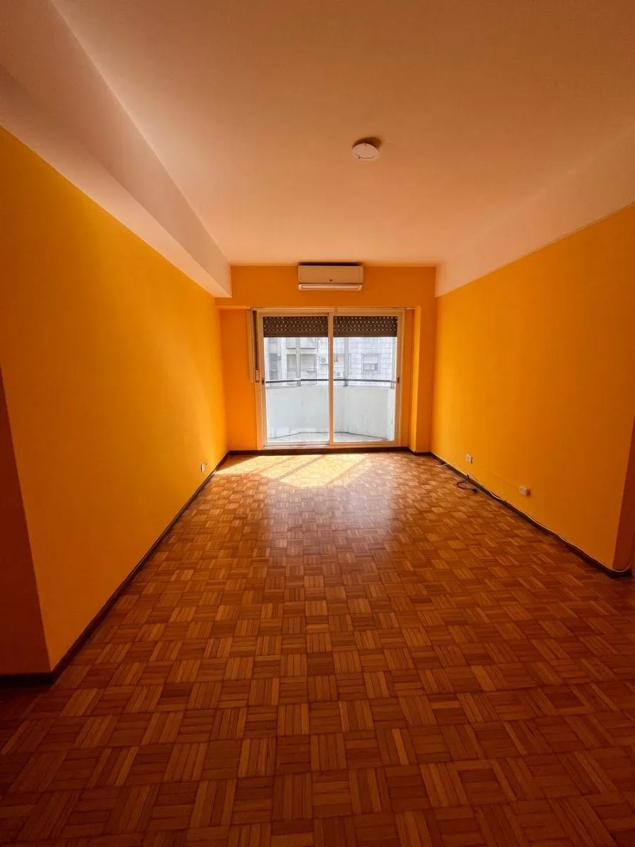 Excelente Departamento Super Luminoso Contrafrente 2 Ambientes con Cochera