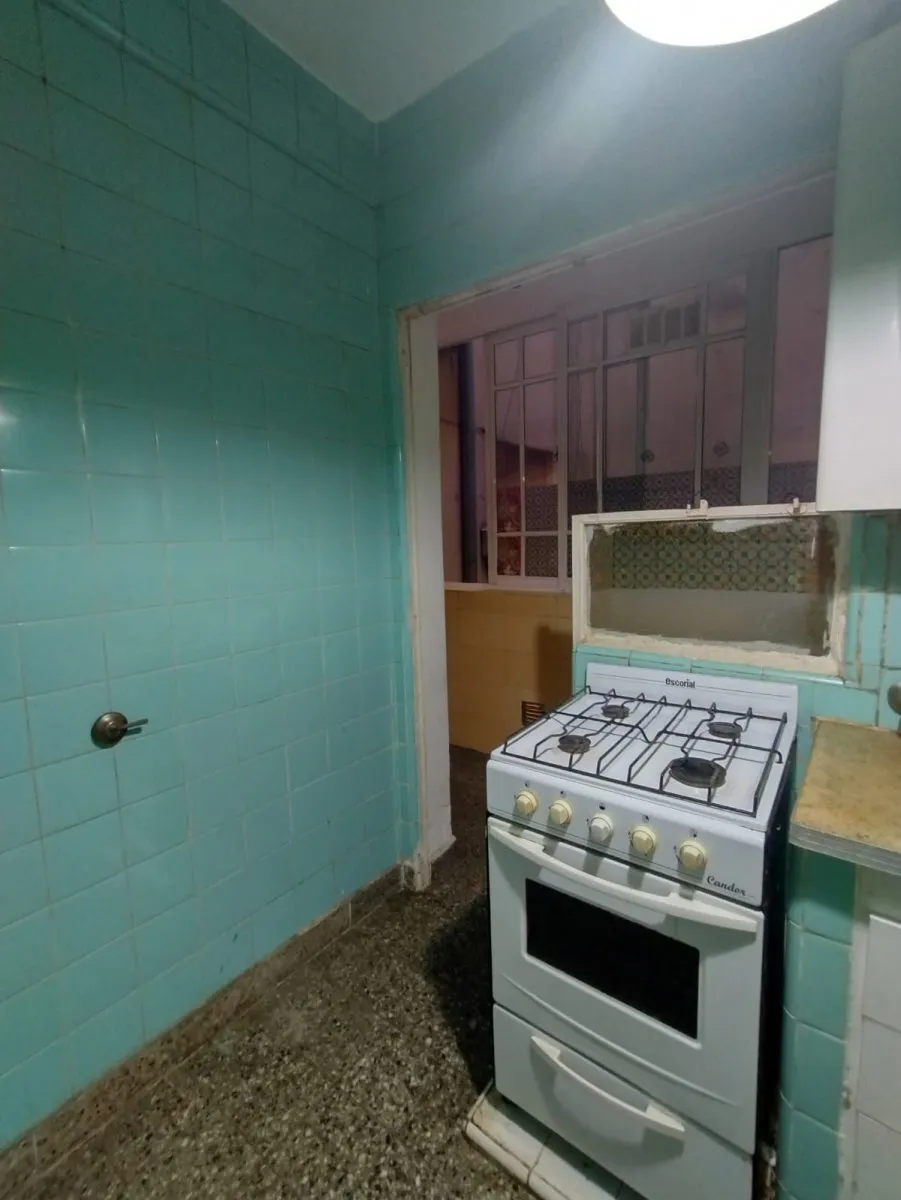2 ambientes con balcón cerrado