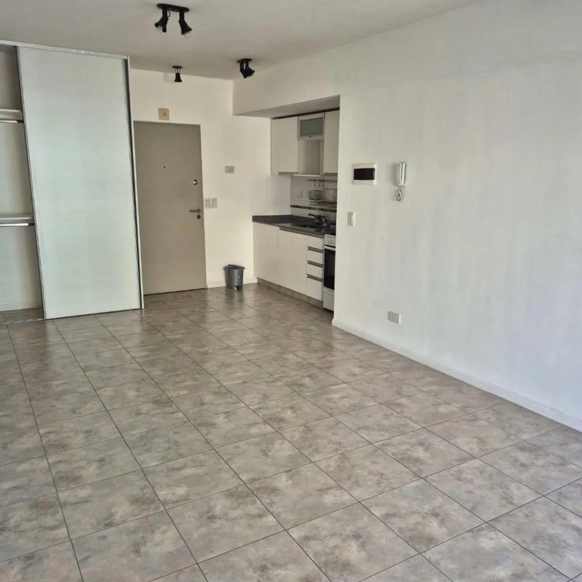 Departamento Monoambiente en Alquiler Balcón F.