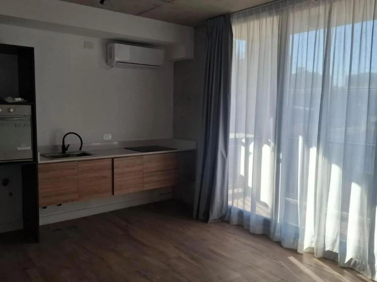 Departamento con balcón y solarium