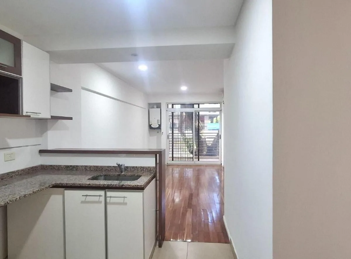 2 комнаты с балконом в Бельграно