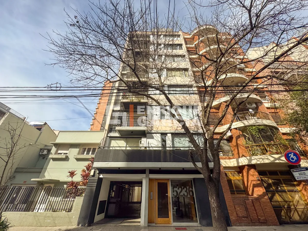 Monoambiente con balcón al contrafrente