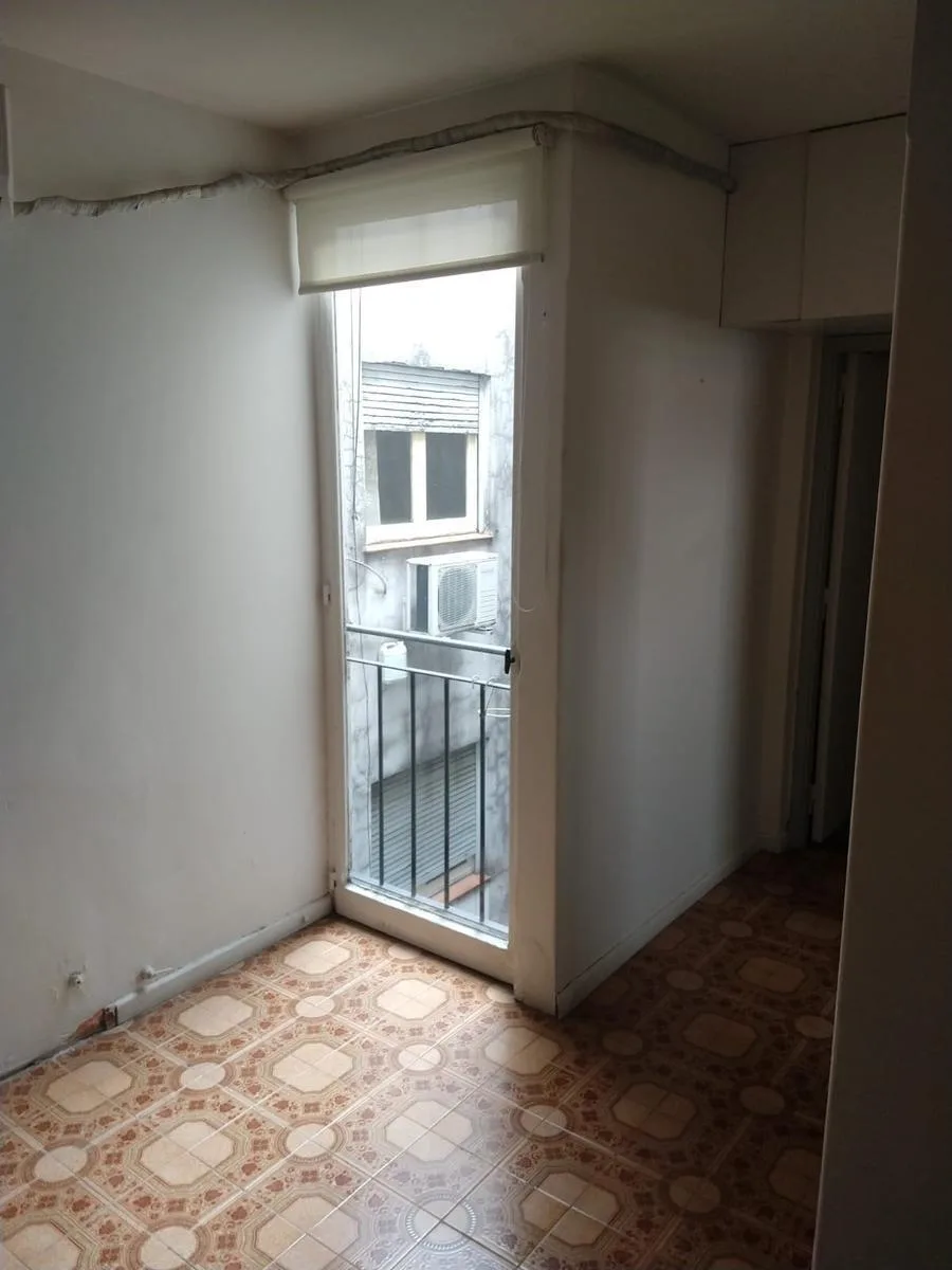 2 ambientes internos sin balcón