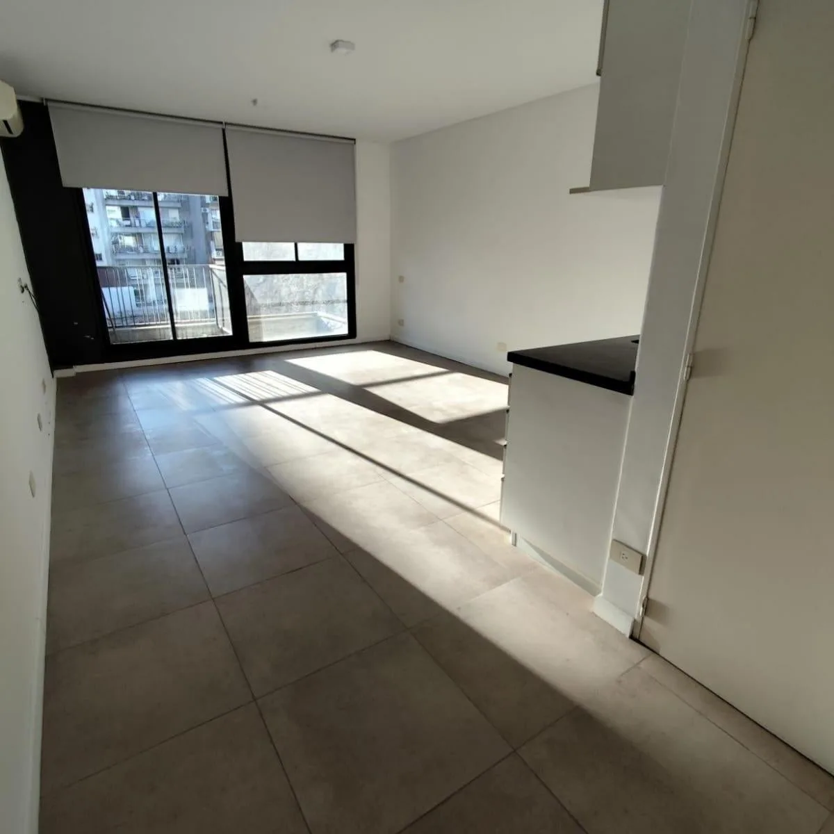 Alquiler Monoambiente con Balcon y Aire Acondicionado Moderno Categoria