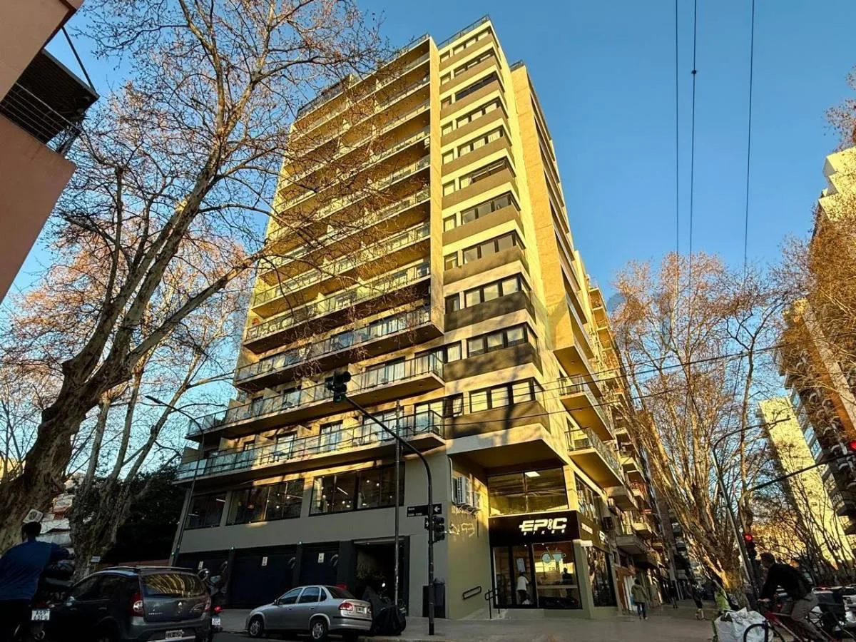 Monoambiente amoblado con balcón