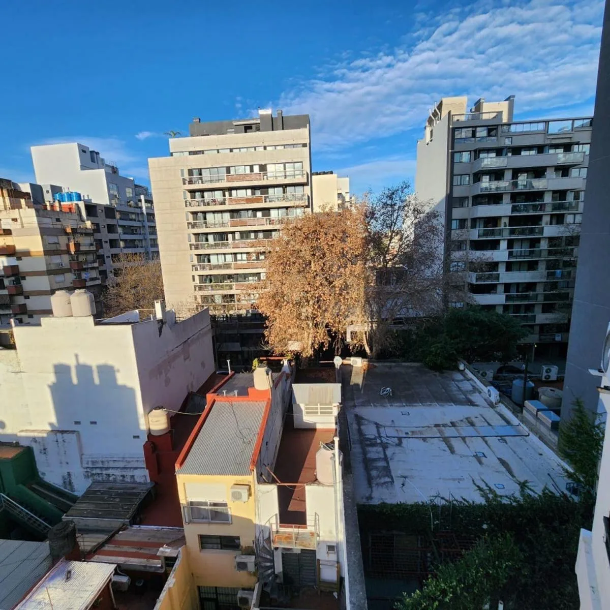 2 ambientes con balcón