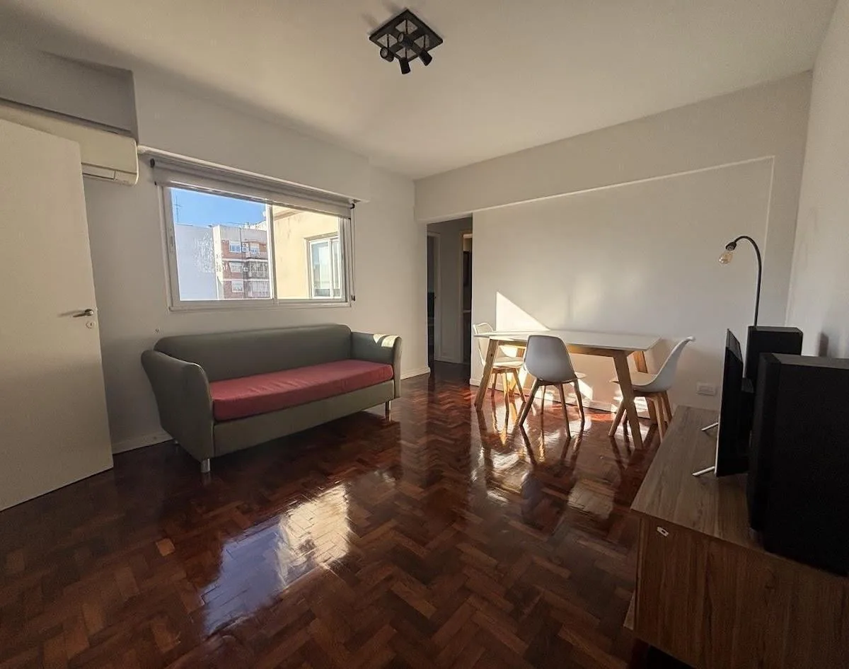 Departamento amoblado con balcón