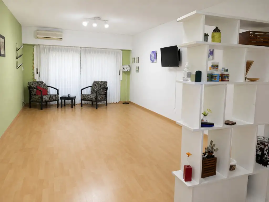 Monoambiente con balcón en San Cristóbal