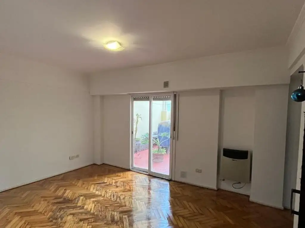 Departamento con patio en Caballito