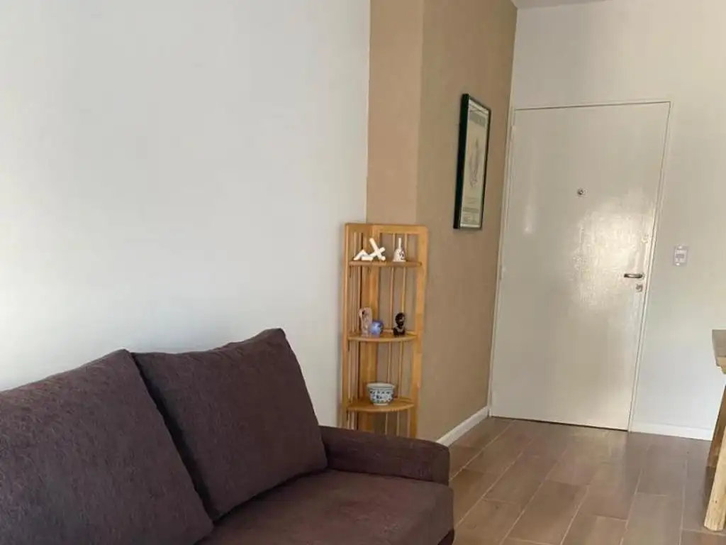 Departamento amoblado con balcón