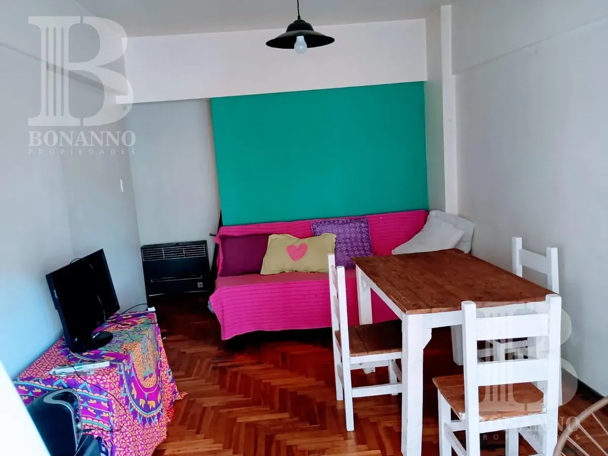 Piso 5 con balcón corrido