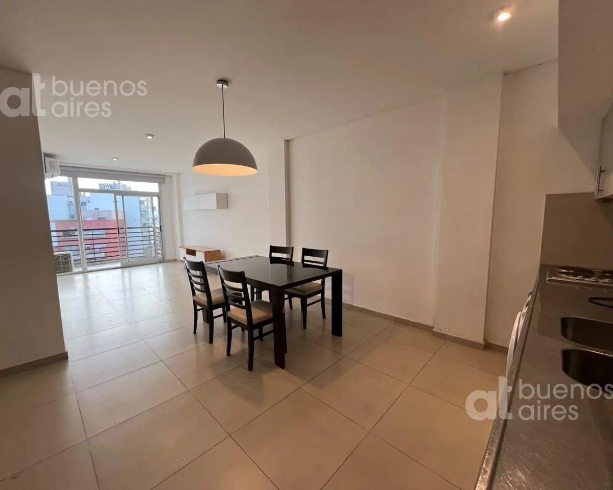 3 ambientes con 2 balcones y cochera