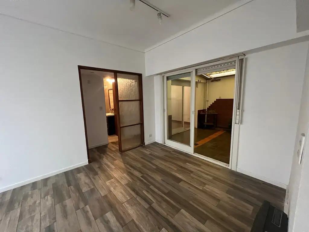 Planta baja con dos patios