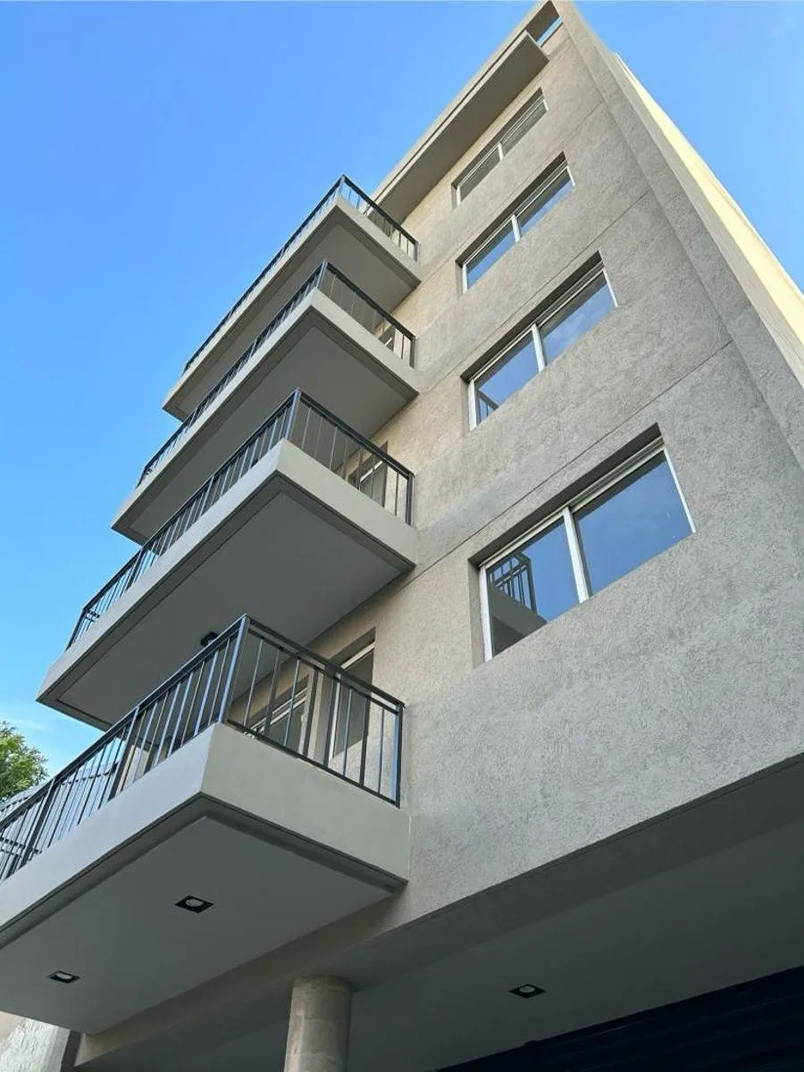 Triplex a estrenar con terraza y parrilla