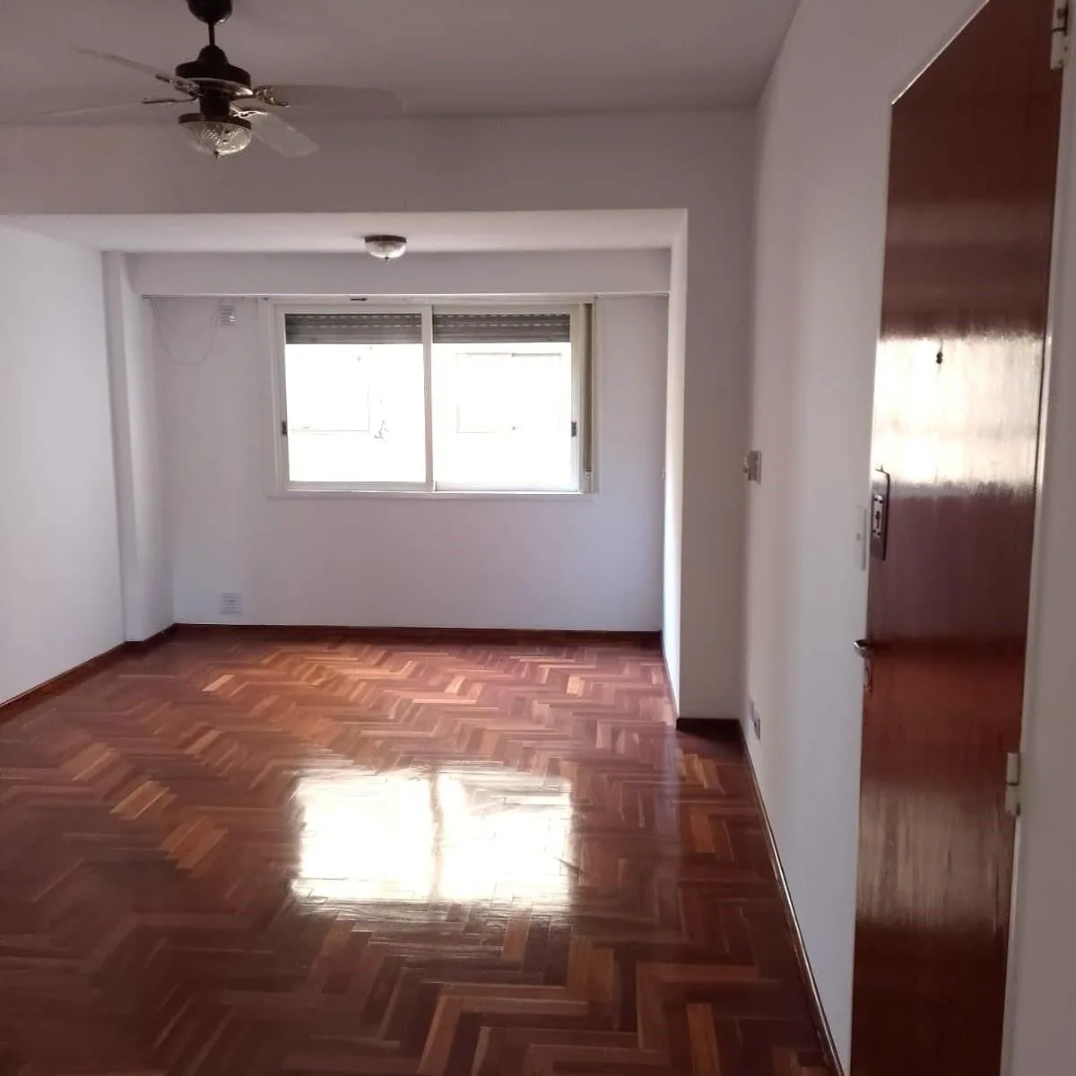 Departamento de 3 ambientes en Monserrat con ventilación cruzada