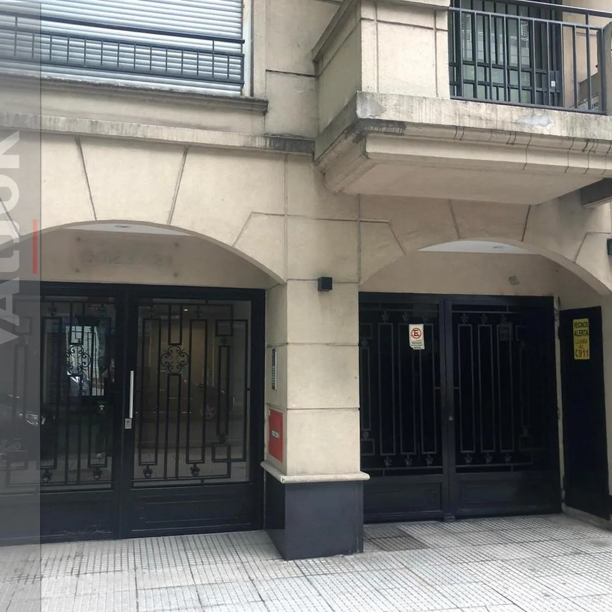 Departamento con patio y cochera