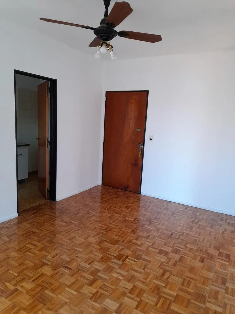 3 ambientes con balcón francés