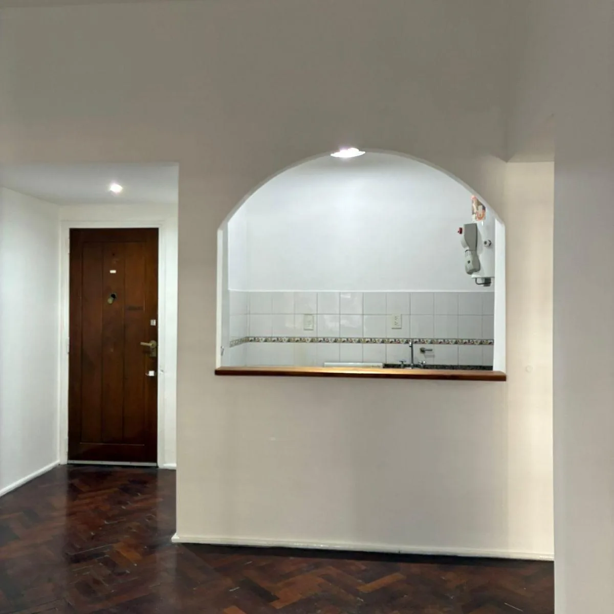 Front-facing 2-room apartment in Recoleta