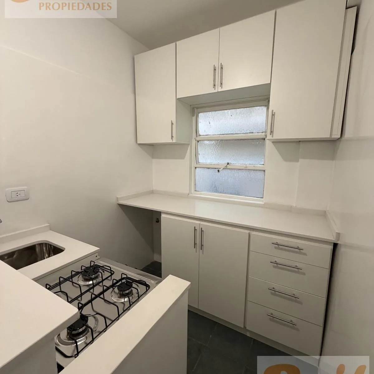 2 ambientes con cocina a gas