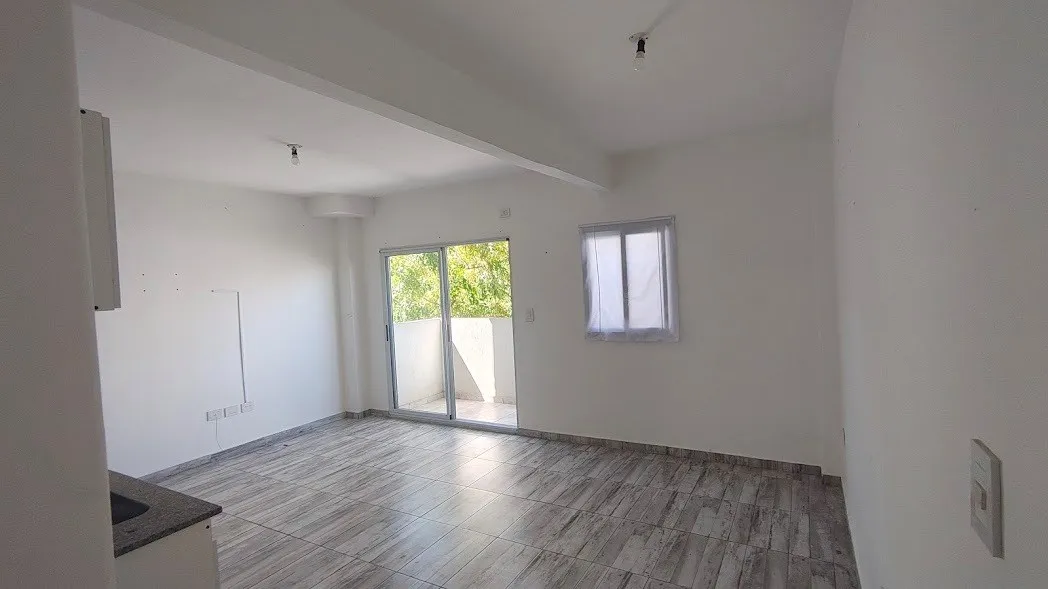 Monoambiente con balcón en San Cristóbal
