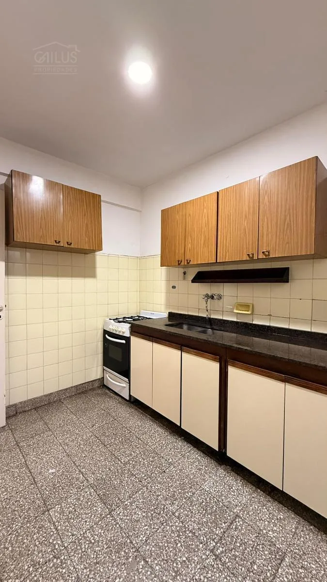 3 ambientes con balcón y lavadero