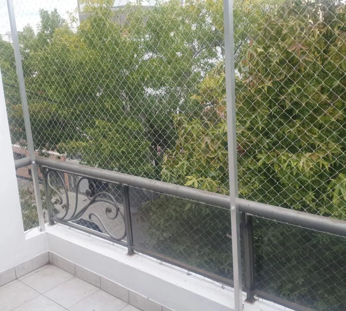 Duplex con balcón y 2 cocheras