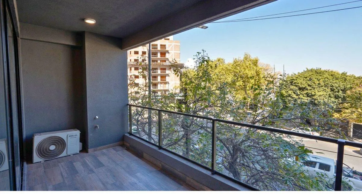 Monoambiente con balcón y amenities