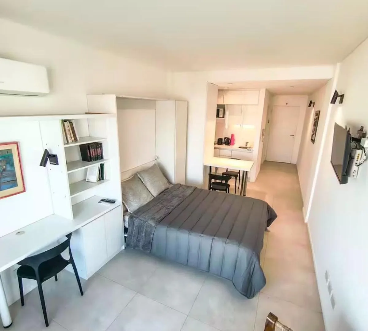 Monoambiente amoblado con balcón