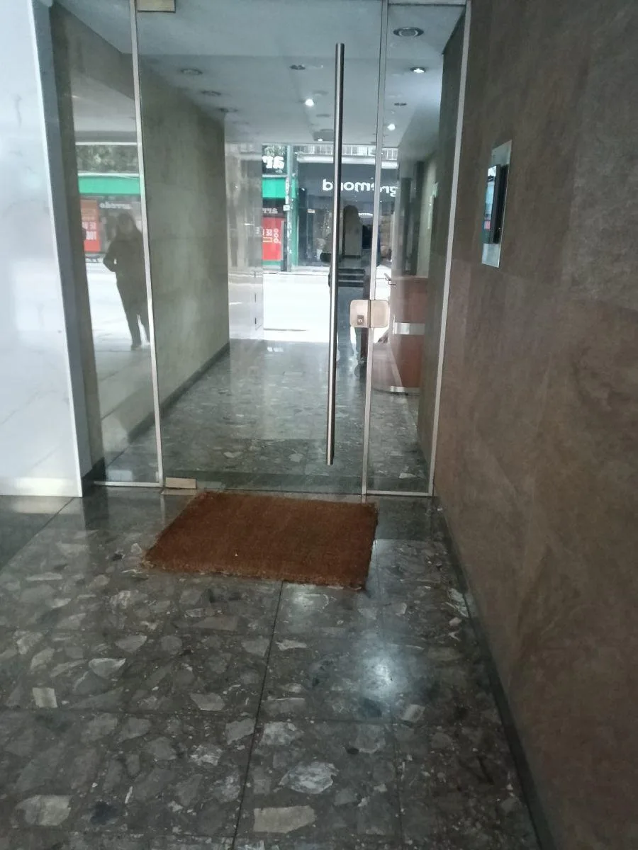 Monoambiente con balcón en Recoleta