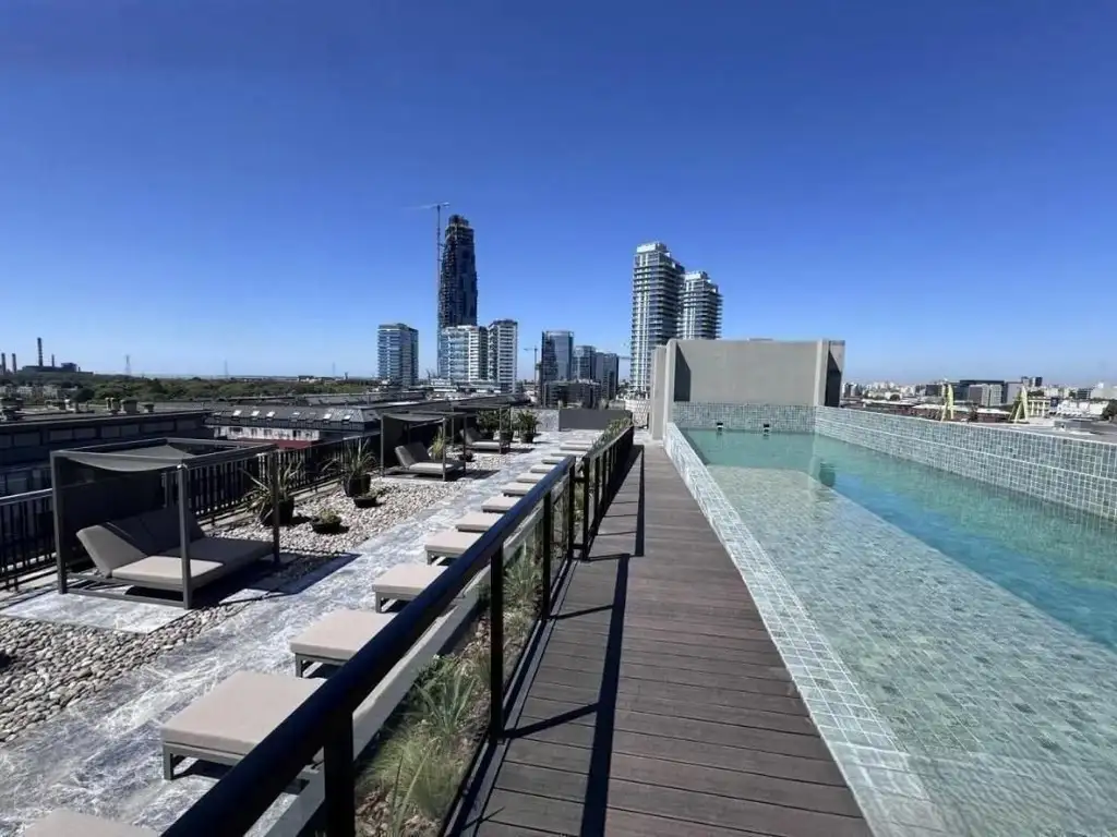Puerto Madero con vista al río